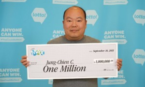 华人男子揽513万还清房贷得解脱 全家充满欢笑